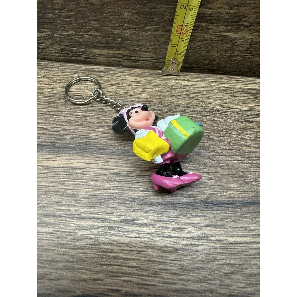 Disney Japan Cute Minnie Mouse Gift‎ Box Vintage Figure Keychain Toy Kid